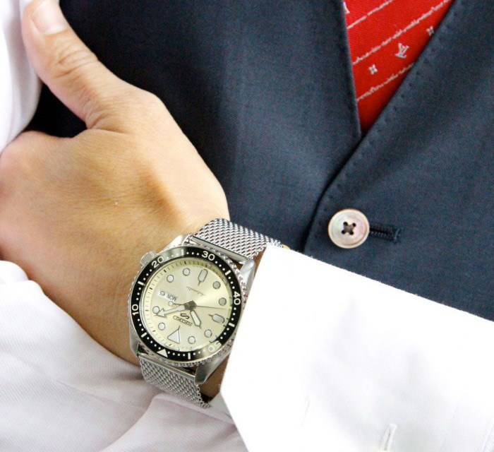 Японские часы Seiko SRPE75K1