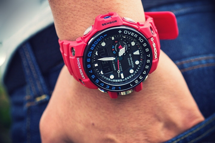 G-SHOCK GWN-1000RD-4A