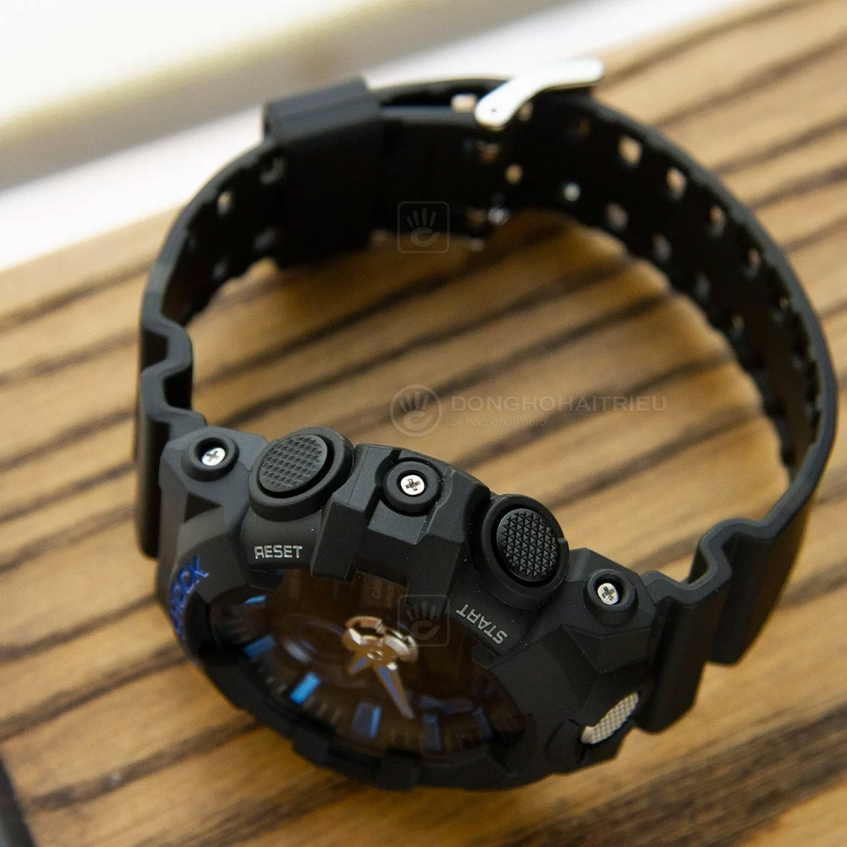 G-SHOCK GA-710-1A2