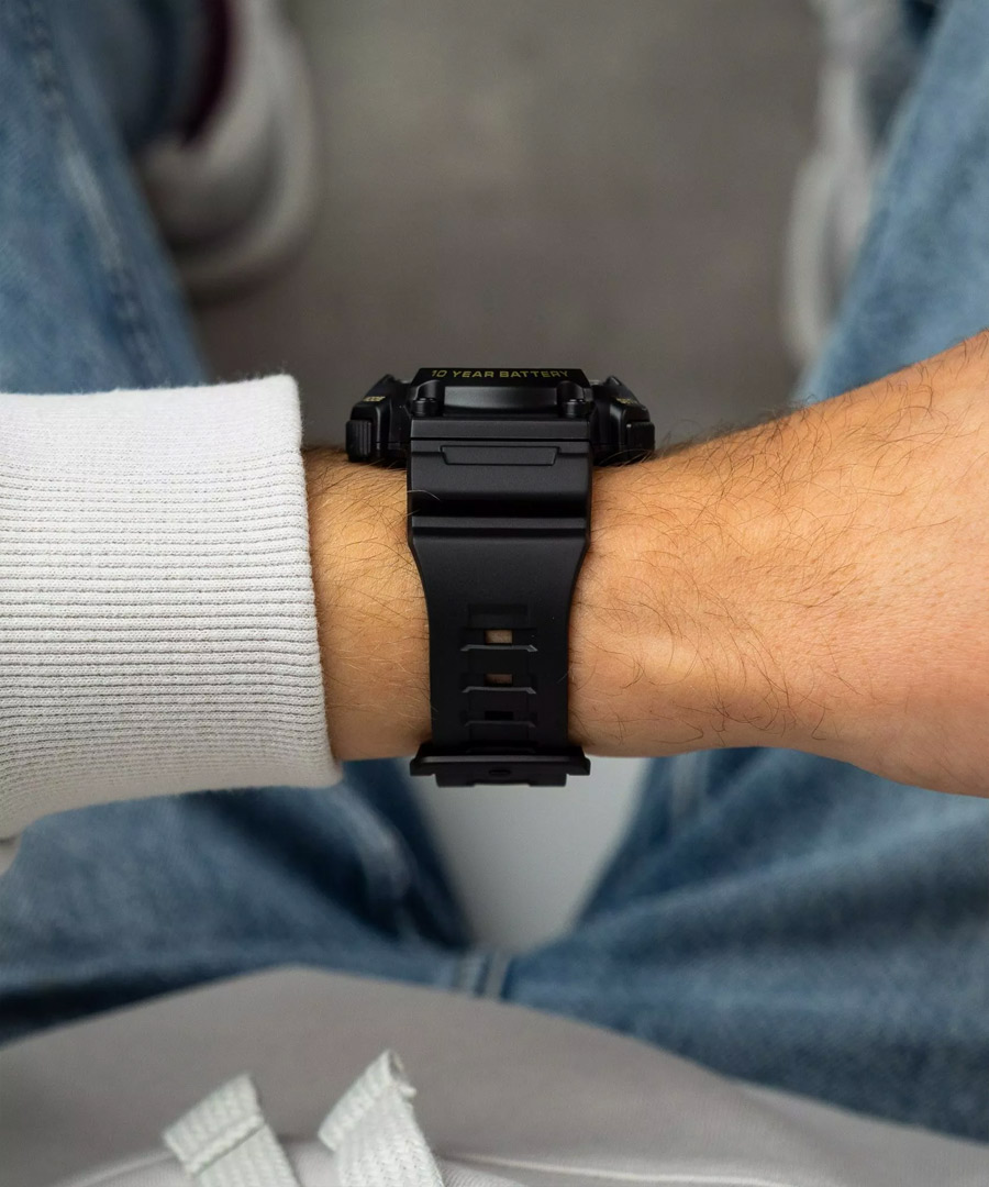 Casio AEQ-110BW-9A