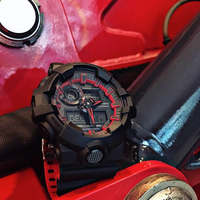 G-SHOCK GA-700SE-1A4