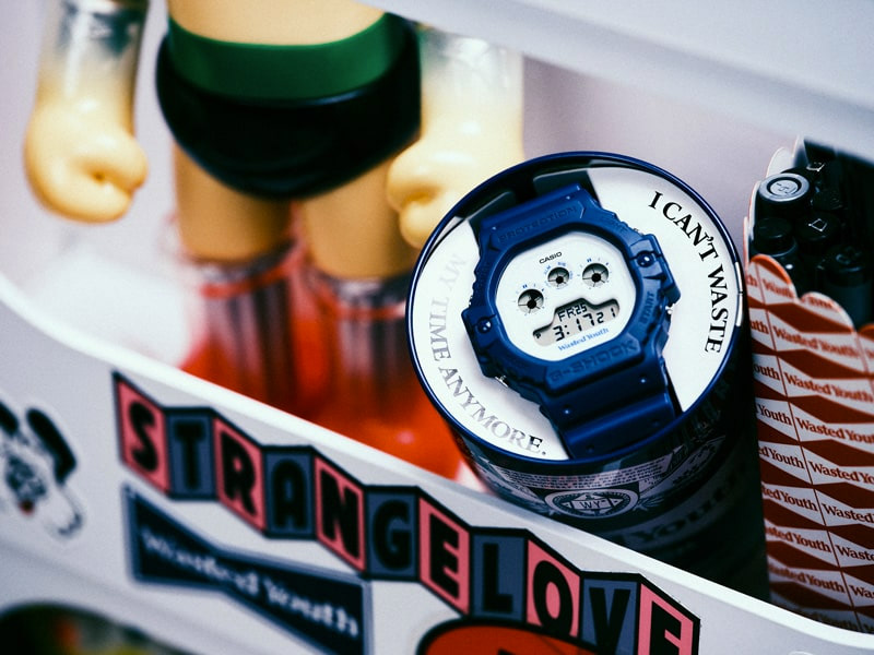 G-SHOCK DW-5900WY-2E