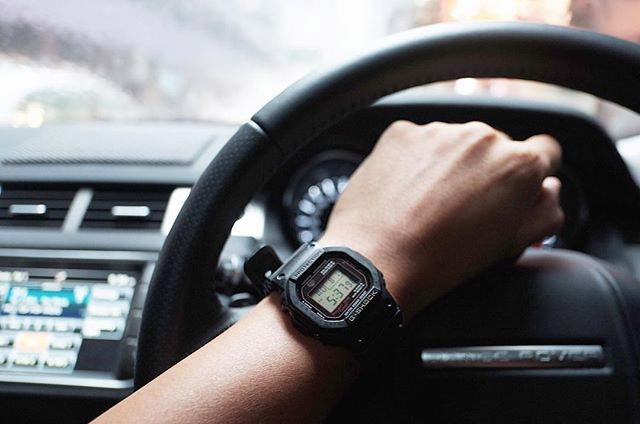 G-SHOCK DW-5030C-1E
