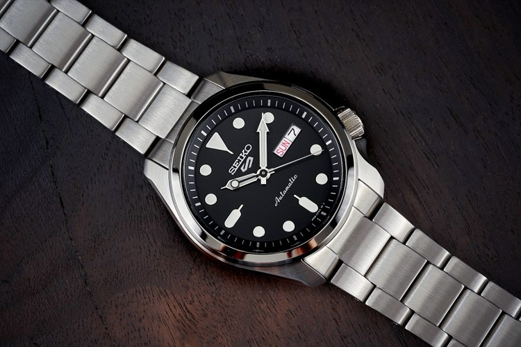 Японские часы Seiko SRPE55K1