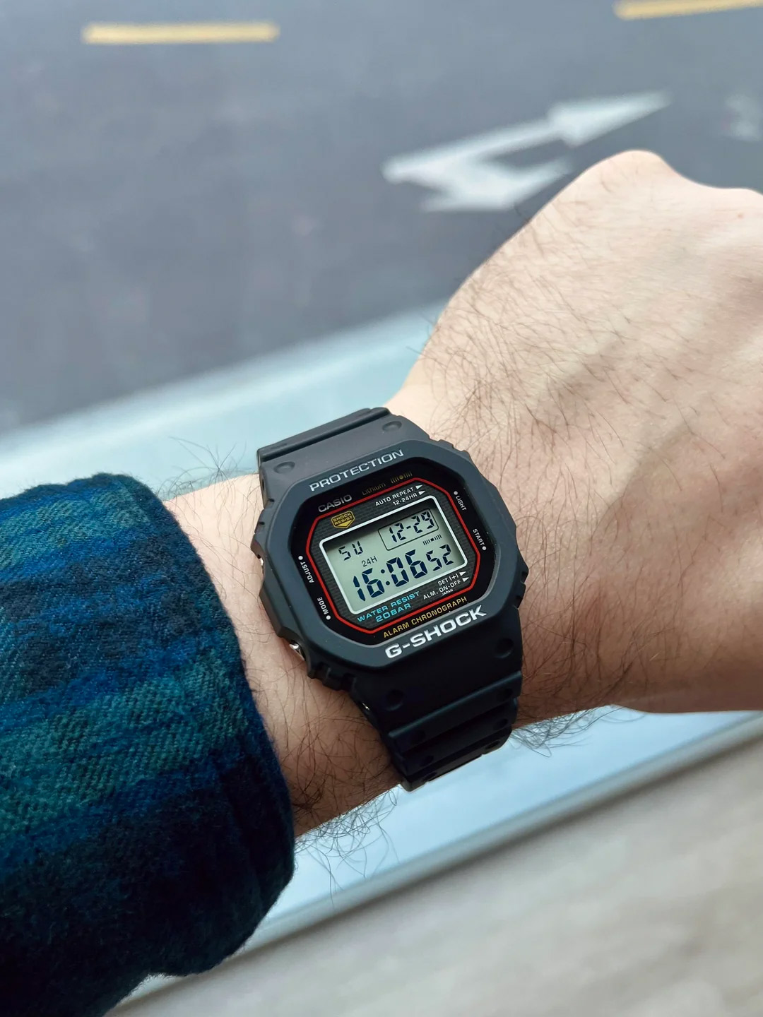 G-SHOCK DW-5000R-1A