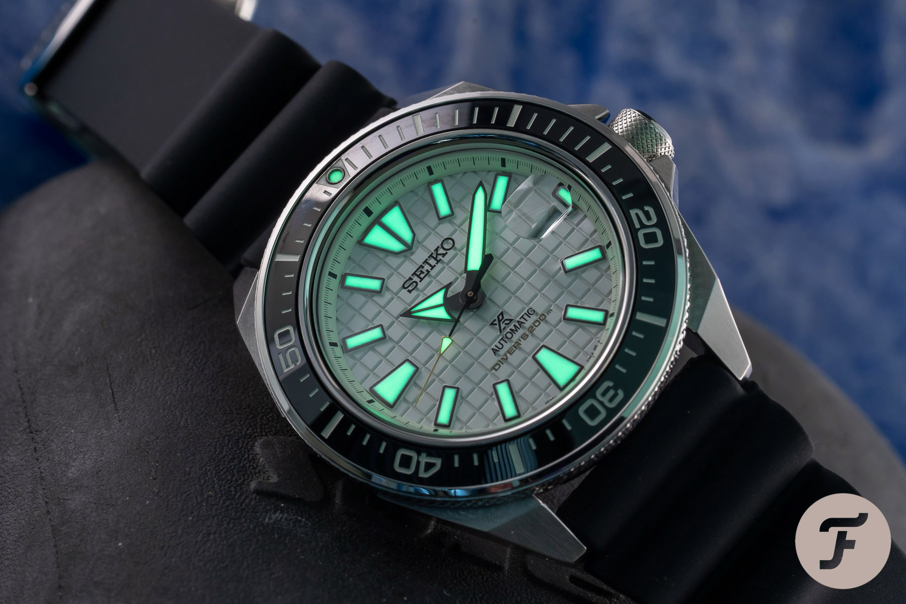 Японские часы Seiko SRPE37K1