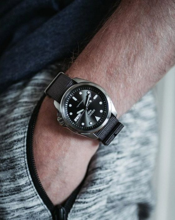 Японские часы Seiko SRPE61K1