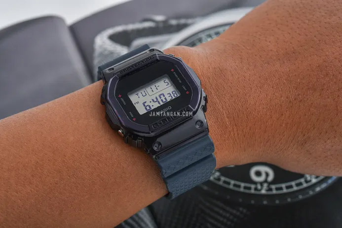 G-SHOCK DW-5600NNJ-2E