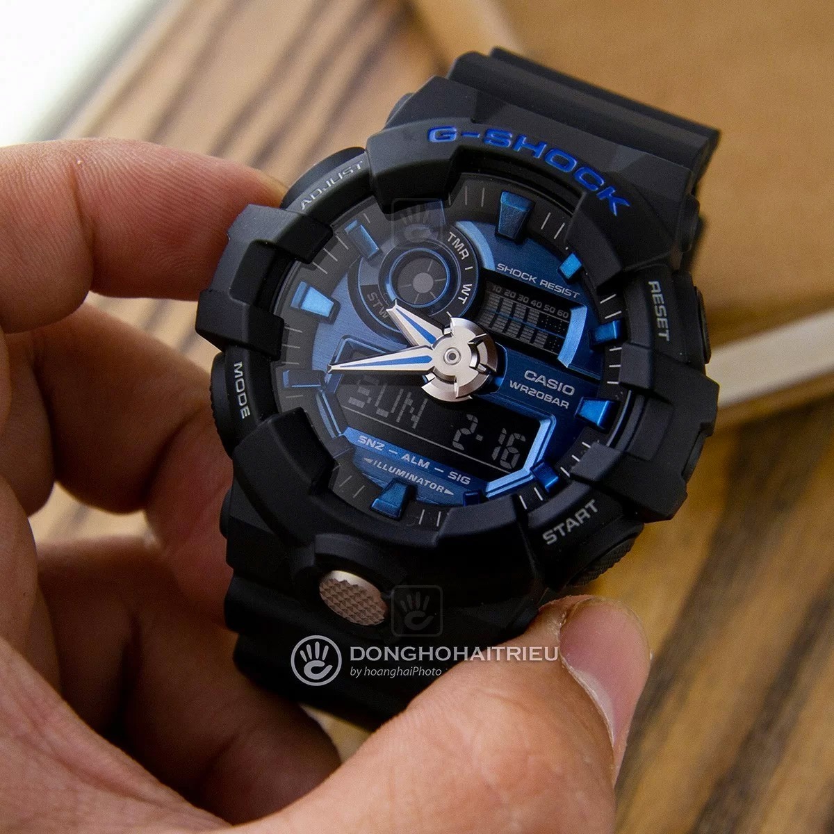 G-SHOCK GA-710-1A2
