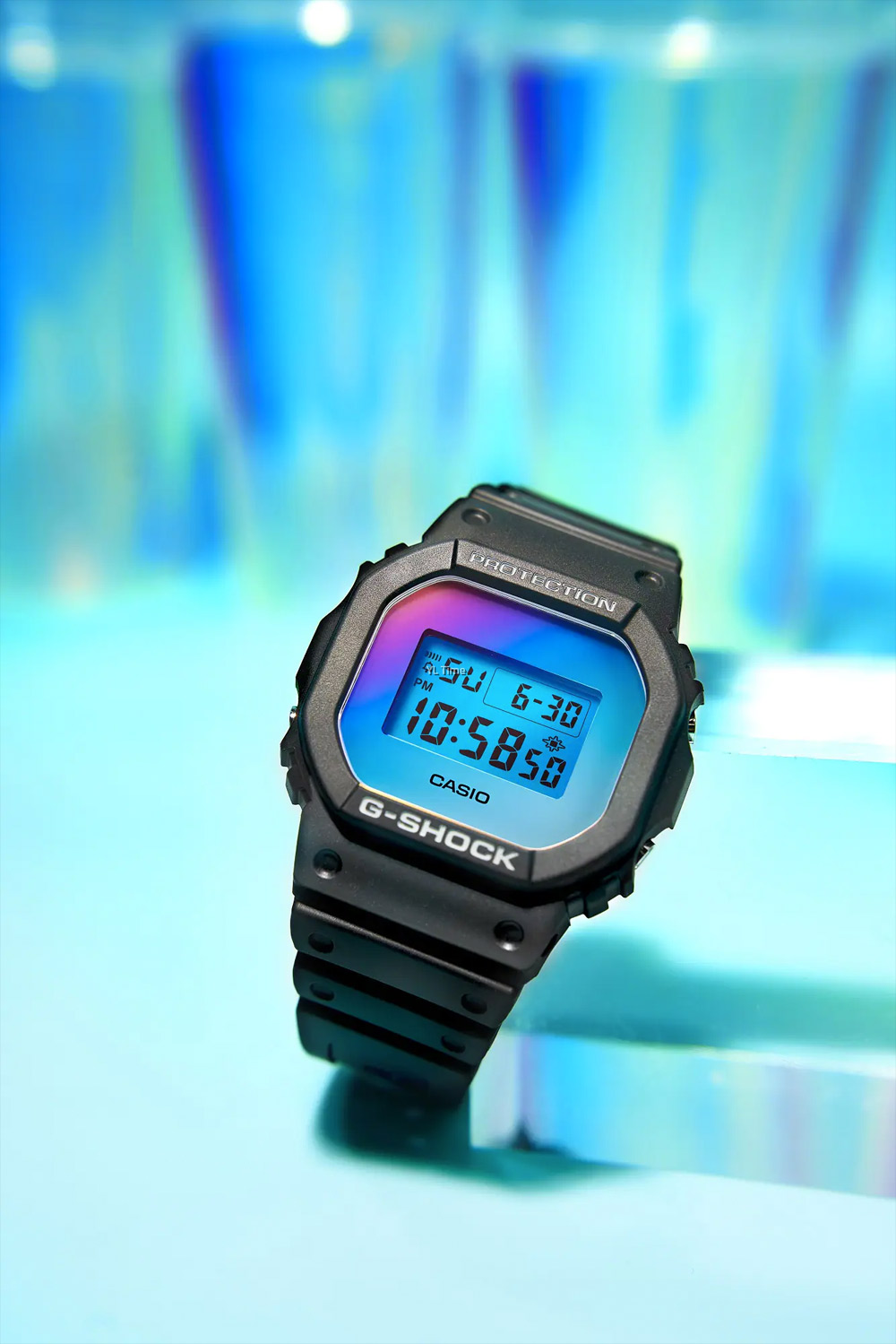 G-SHOCK DW-5600SR-1E