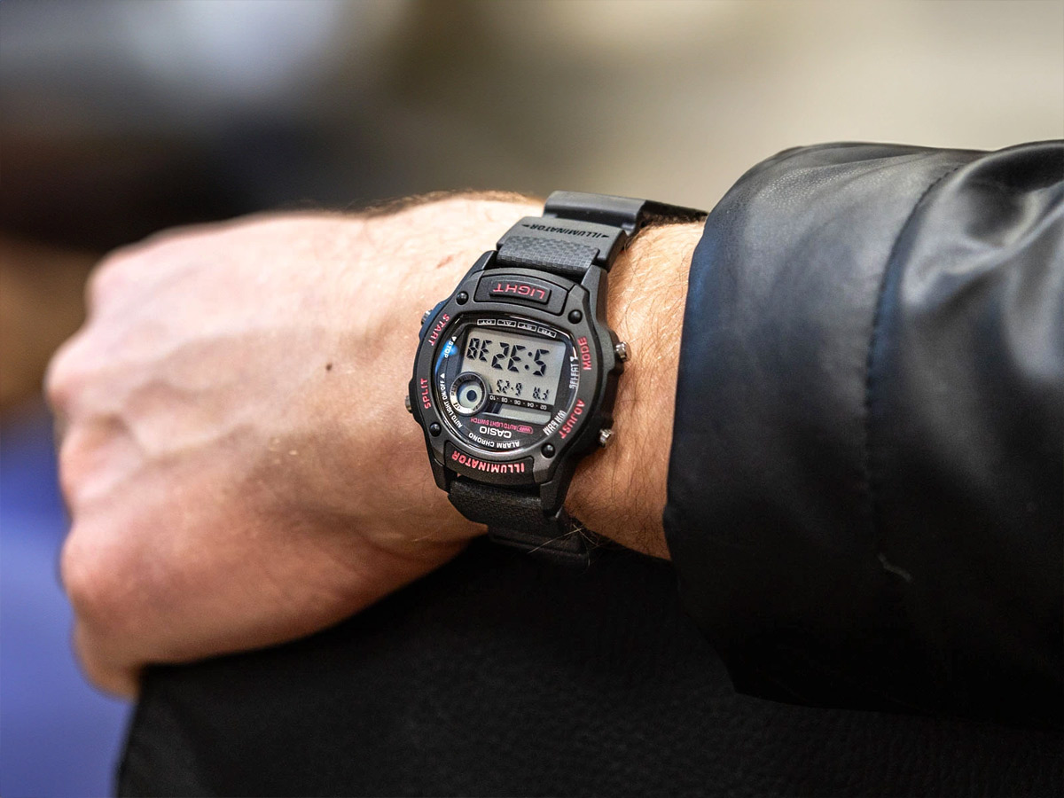 G-SHOCK W-220H-1A2