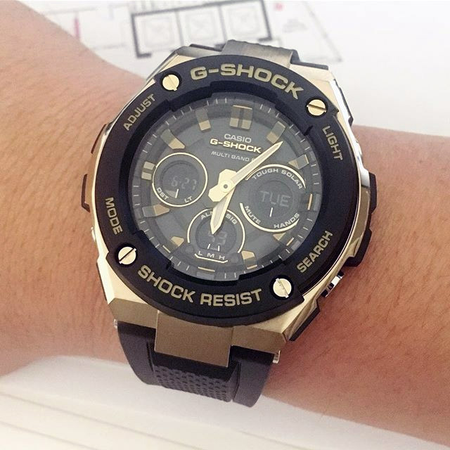 G-SHOCK GST-W300G-1A9