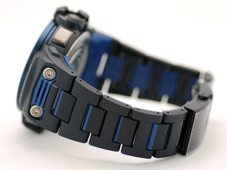 G-SHOCK GWN-Q1000MC-1A2