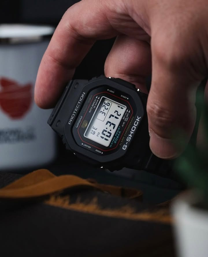 G-SHOCK DW-5000R-1A