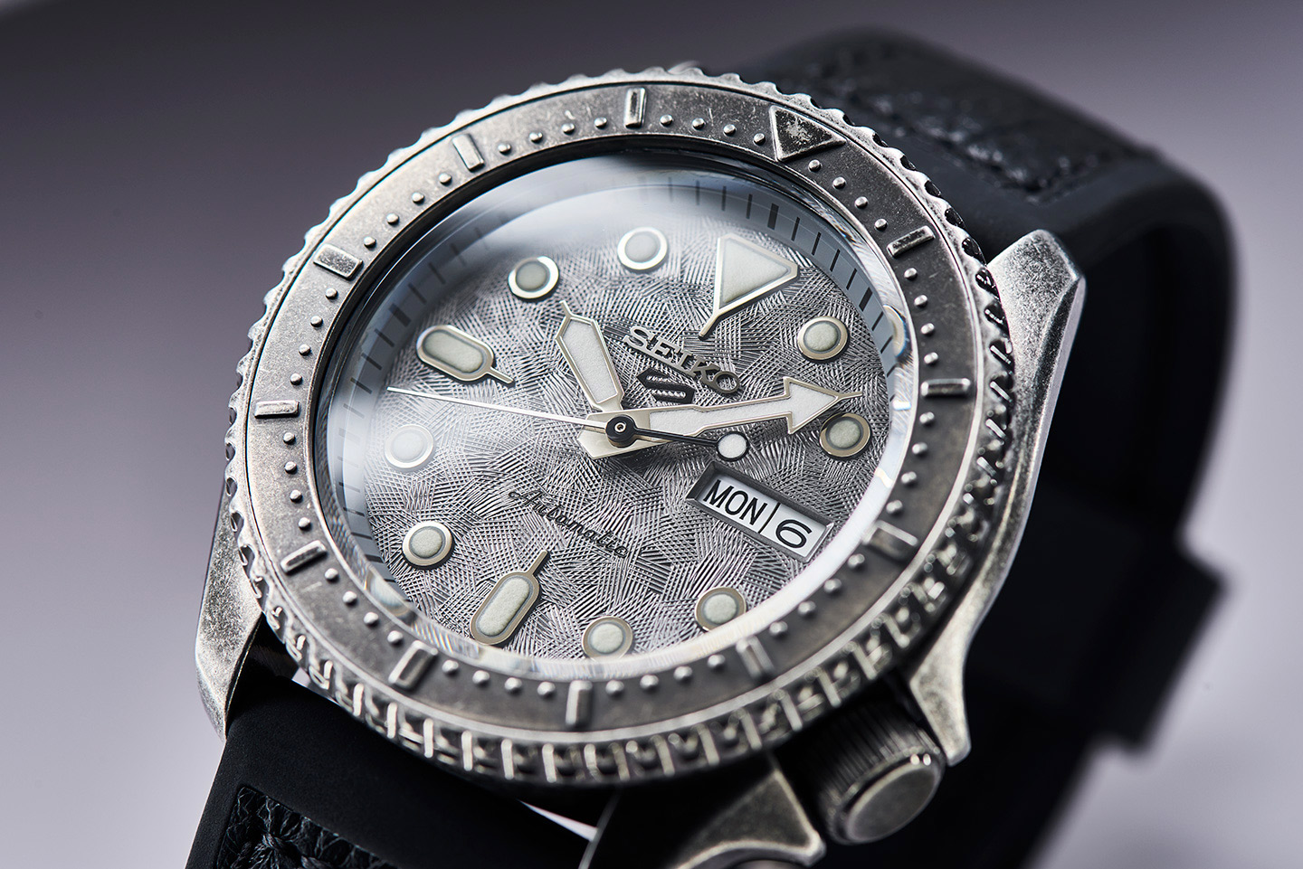 Японские часы Seiko SRPE79K1