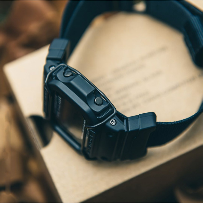 G-SHOCK DW-D5600NH-1D