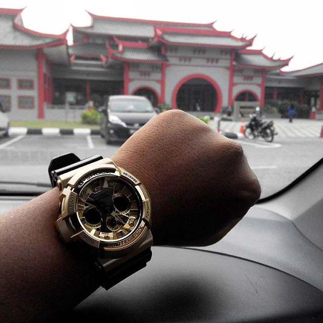 G-SHOCK GA-200GD-9B2