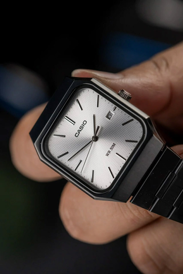 G-SHOCK MTP-B185B-7A