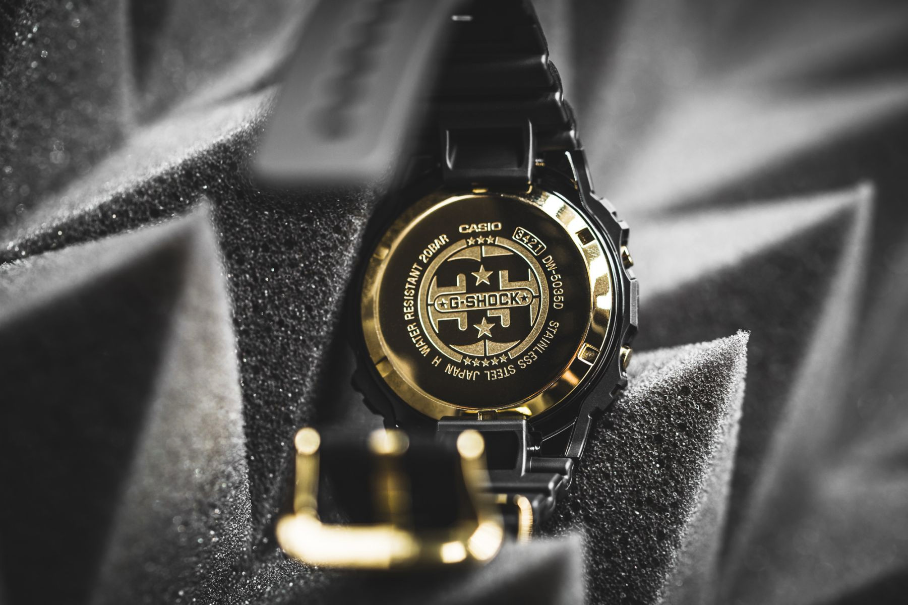 G-SHOCK DW-5035D-1B