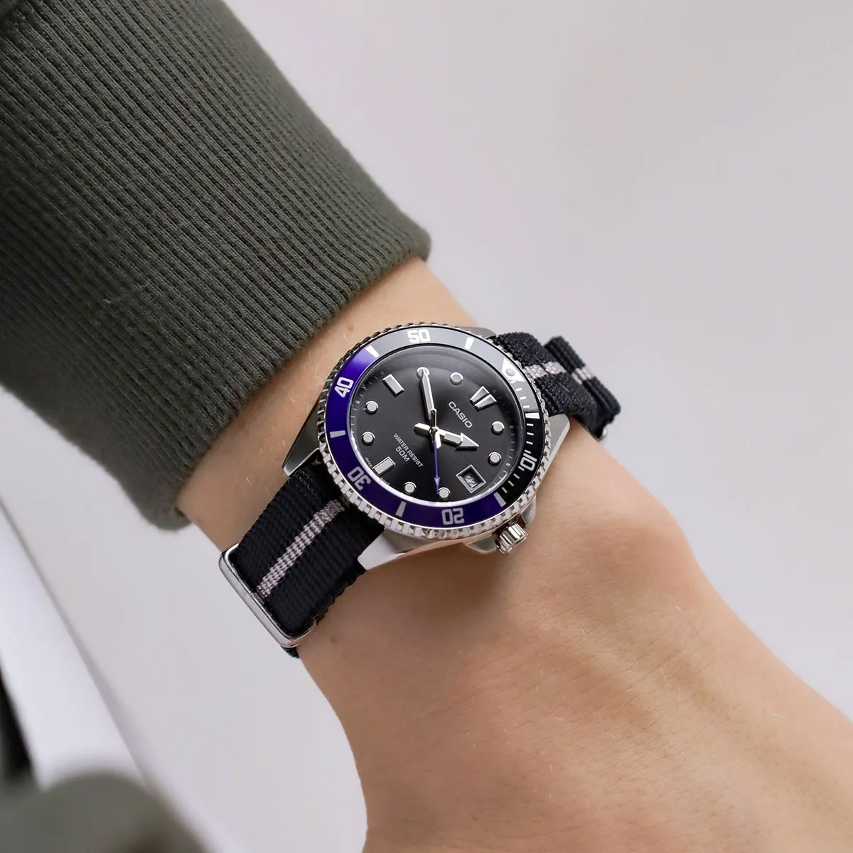 G-SHOCK MDV-10C-1A2