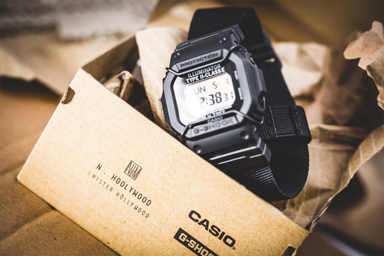 G-SHOCK DW-D5600NH-1D