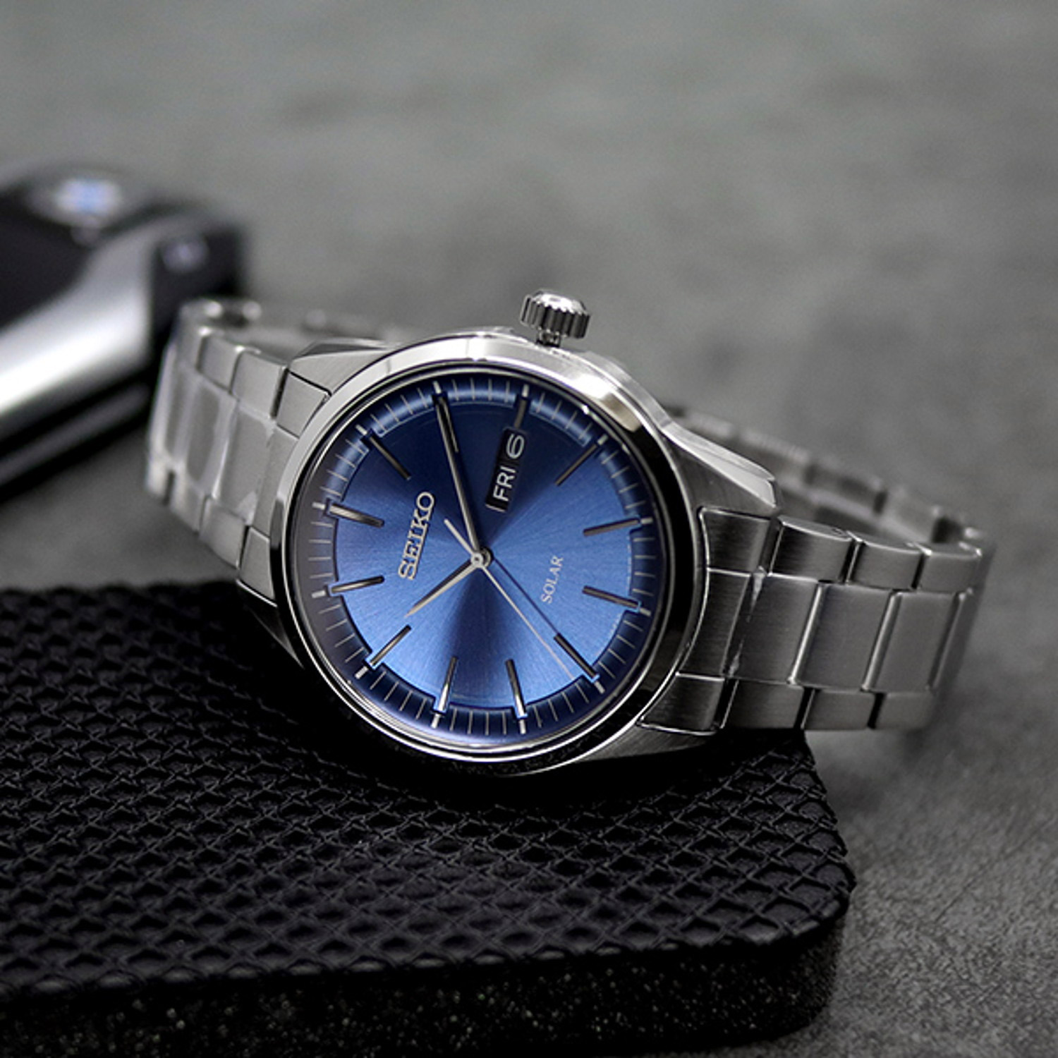 Японские часы Seiko SNE525P1