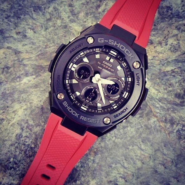 G-SHOCK GST-W300G-1A4