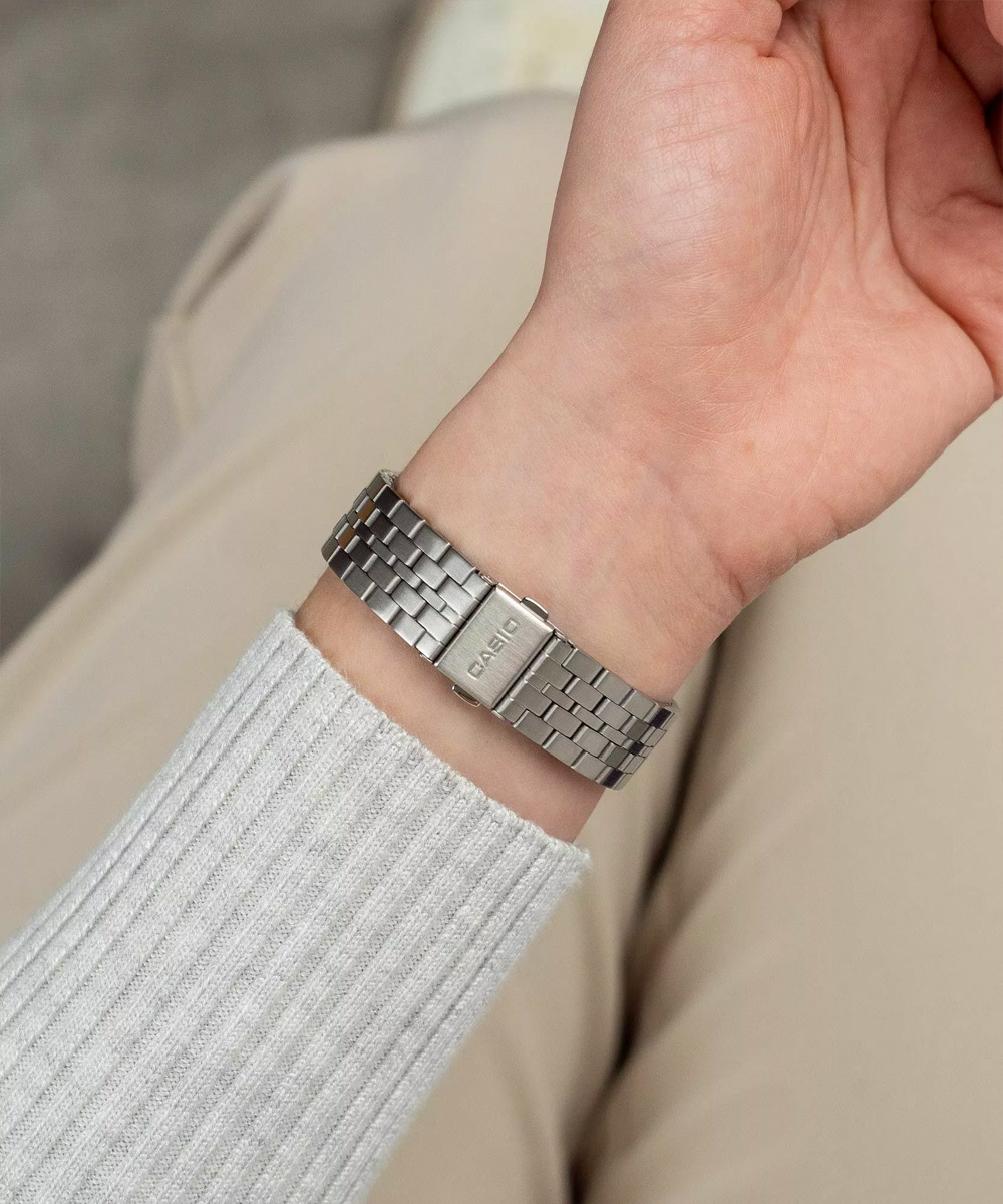 G-SHOCK MTP-B145D-4A