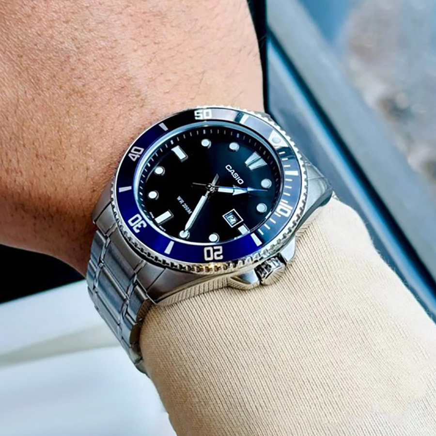 G-SHOCK MDV-107D-1A2