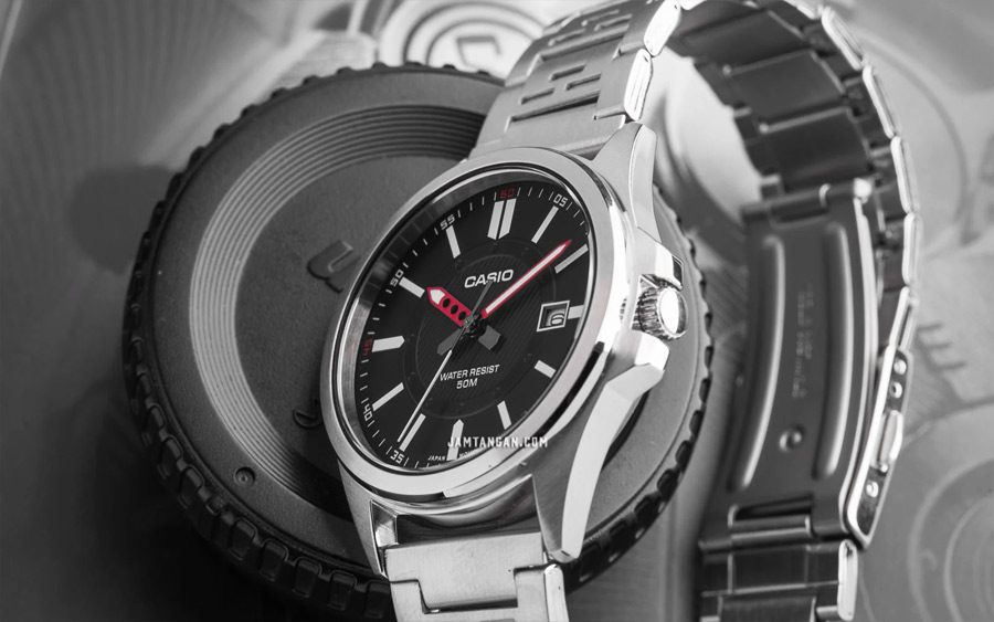 G-SHOCK MTP-E700D-1E