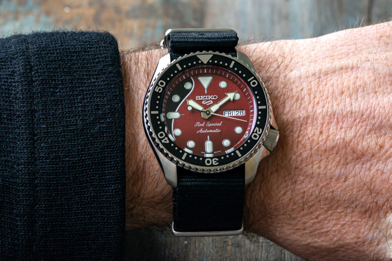 Японские часы Seiko SRPE83K1
