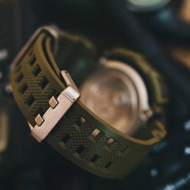 G-SHOCK GW-A1100KH-3A
