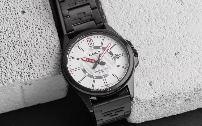 G-SHOCK MTP-E700B-7E