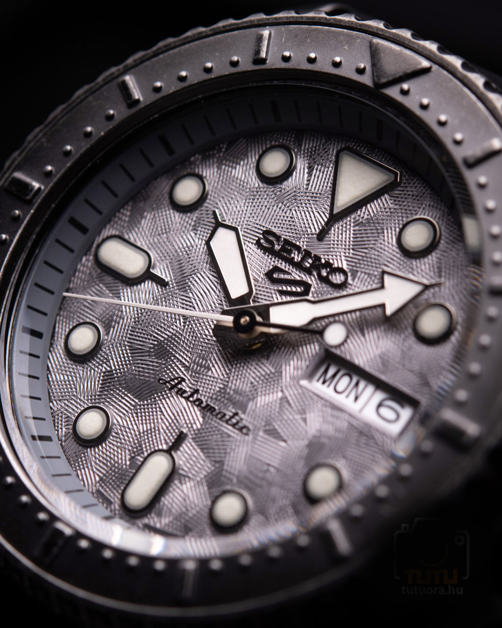Японские часы Seiko SRPE79K1
