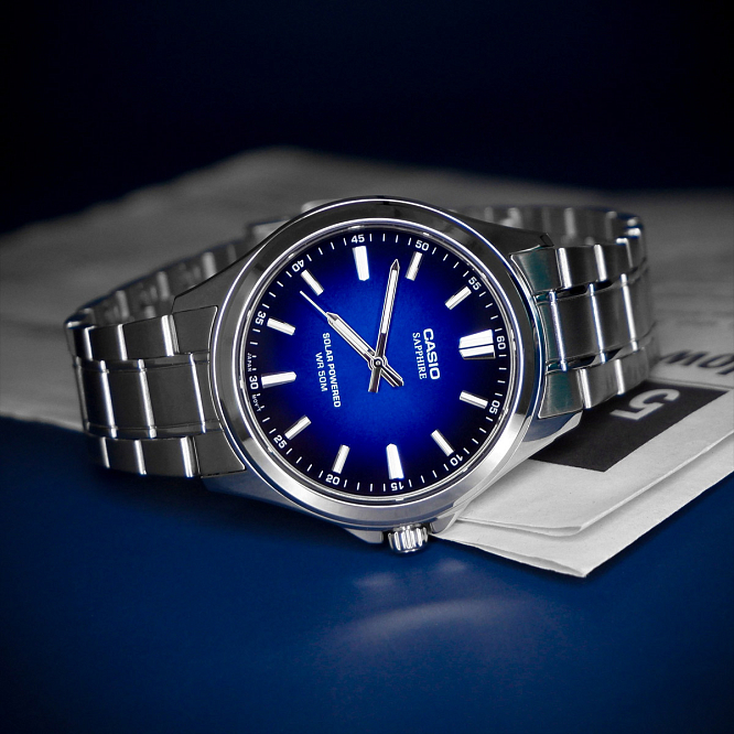 Casio MTS-RS100D-2A лаконичность, сталь и сапфир