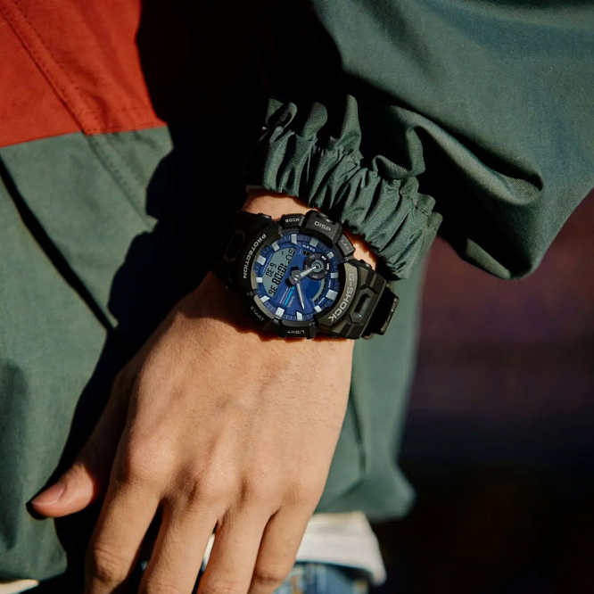 G-Shock GBA-900CB-1A с блютусом и шагомером