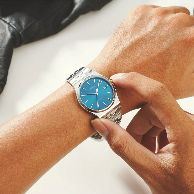 Яркие винтажные Casio MTP-B145D-2A2 уже в России