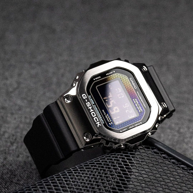 Редкие G-Shock GM-5600RW-1E с теми самыми кирпичами
