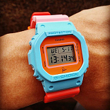 G-SHOCK DW-5600PR-4E