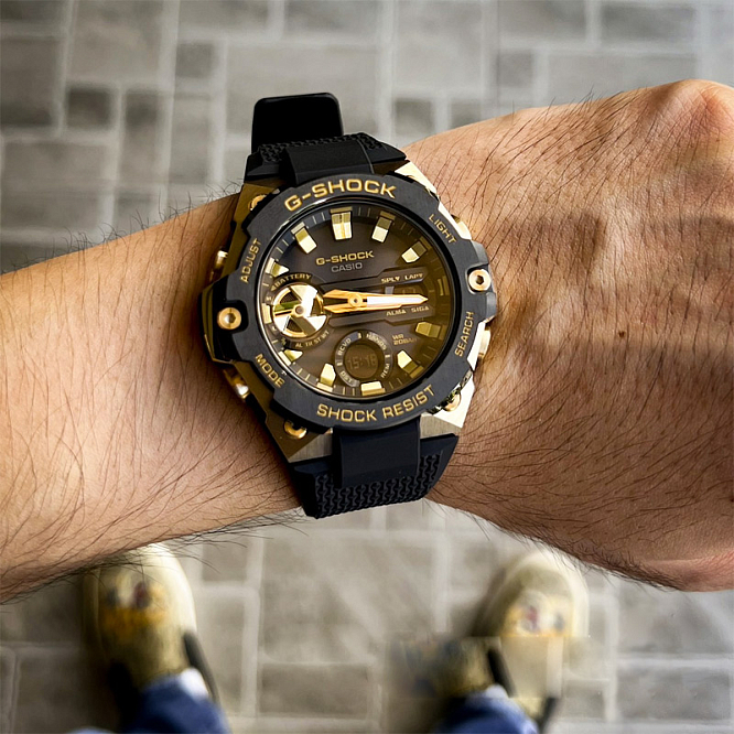 Casio G-Shock GST-B400GB-1A9 — фотообзор модели