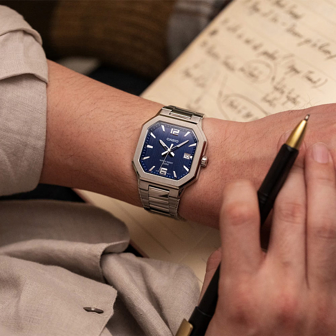 Угловатая классика Casio MTP-B195D-2A уже в России