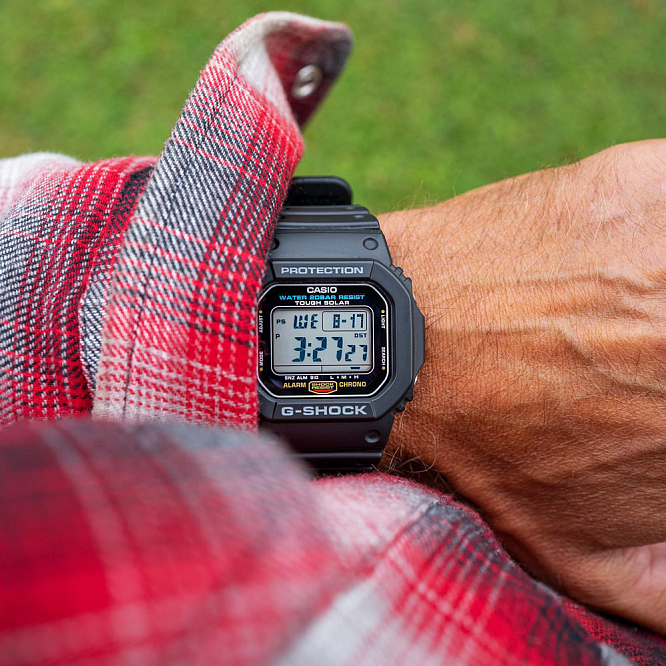 Casio G-Shock G-5600UE-1E — олдскул легенда родом из 1983 года