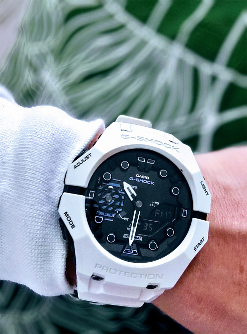 Футуристичные Casio G-Shock GA-B001SF-7A уже здесь