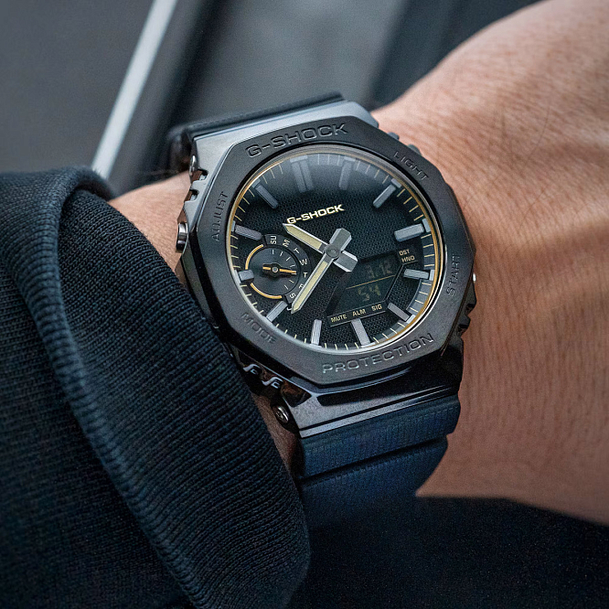 Новинка G-Shock GM-2100LXB-1A9: черная сталь на ремешке