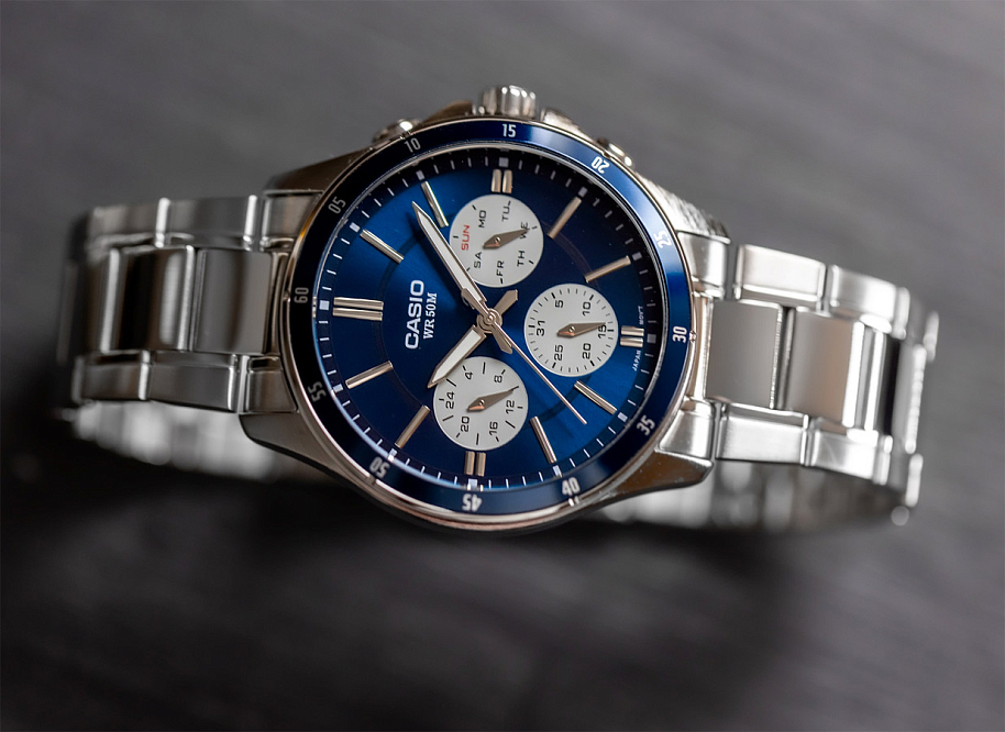 Стальные Casio MTP-1374D-2A3 с синем циферблатом