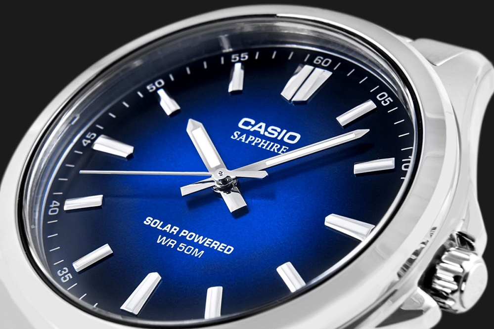 Casio MTS-RS100D-2A лаконичность, сталь и сапфир
