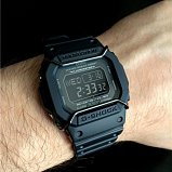 G-SHOCK DW-D5600P-1E