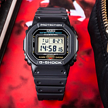 G-SHOCK DW-5600UE-1E