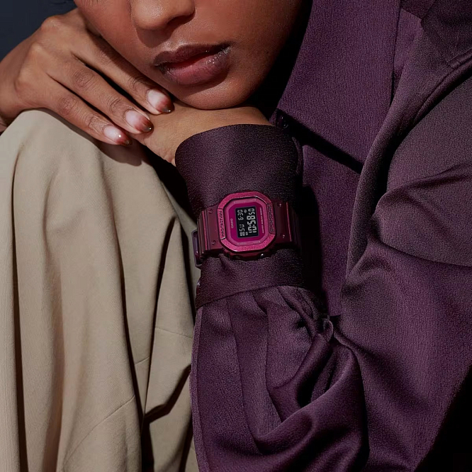 Яркий релиз унисекс Casio G-Shock GMD-S5600RB-4E