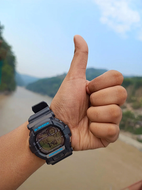 Цифровые брутальные Casio G-Shock GD-350-1C